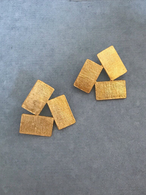 

Mitali Jain Gold-Toned Geometric Studs Earrings