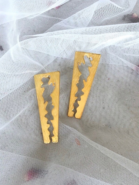 

Mitali Jain Gold-Toned Contemporary Studs Earrings