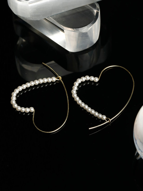 

Priyaasi Gold-Toned Heart Shaped Hoop Earrings