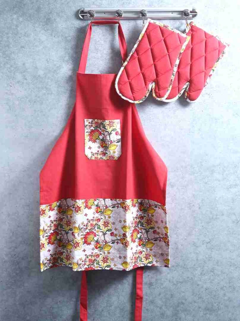 

Wonderchef Set Of 2 Red Printed Cotton Oven Mittens
