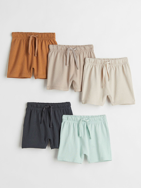 

H&M Boys Pack of 5 Green Solid Cotton Regular Shorts