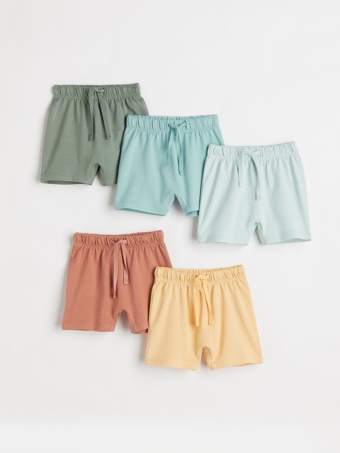 

H&M Boys Pack of 5 Green Solid Cotton Regular Shorts