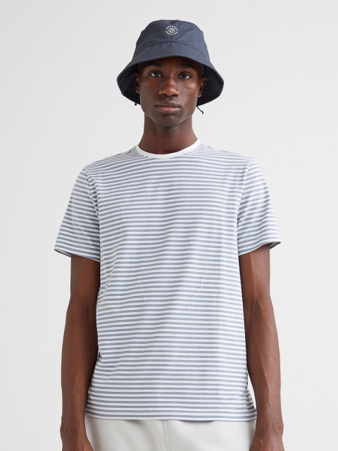 

H&M Men Grey & White Striped Slim Fit Round-Necked T-Shirt