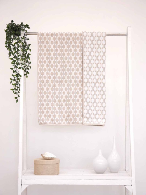 

Ariana Unisex Beige & White Printed 600 GSM Bath Towel