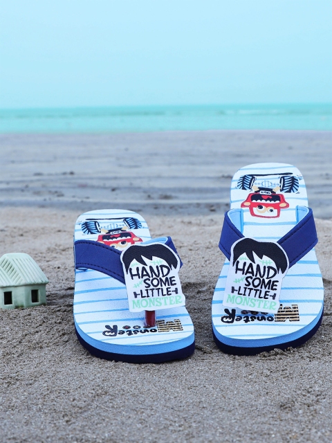 

DChica Boys White & Blue Printed Thong Flip-Flops