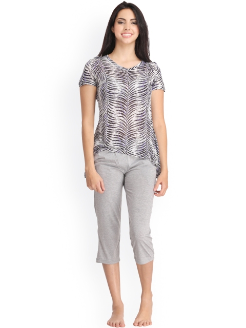 

Clovia Grey Printed Nightsuit LS0089P01