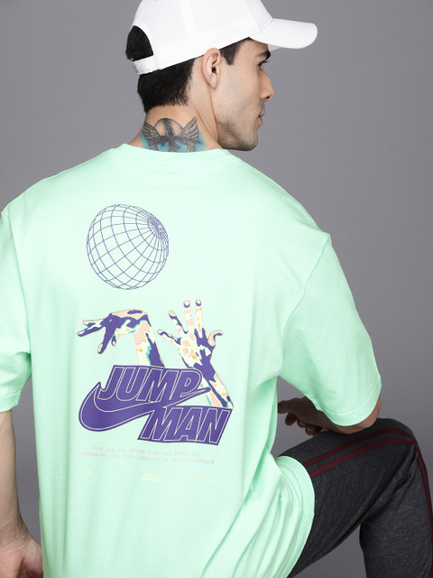 

Nike Men Mint Green Solid Pure Cotton T-shirt