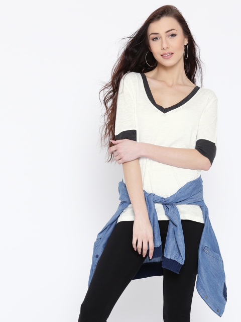 

FOREVER 21 Women White Solid V-Neck T-shirt