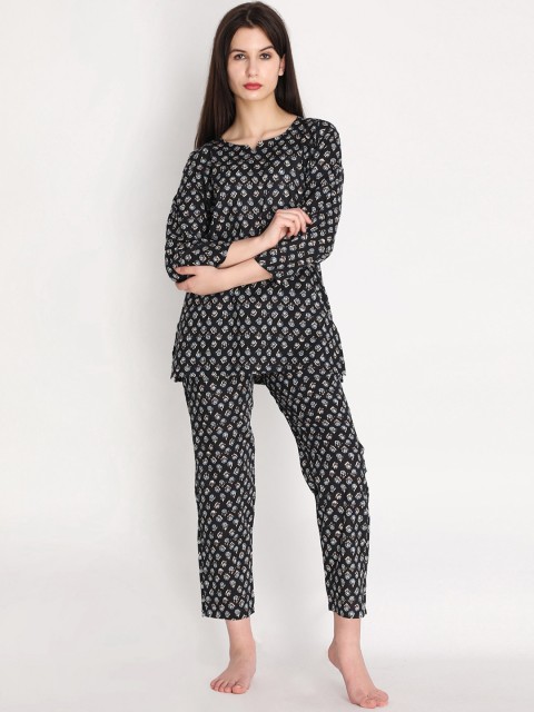 

Duchess Women Black & White Printed Pure Cotton Night suit