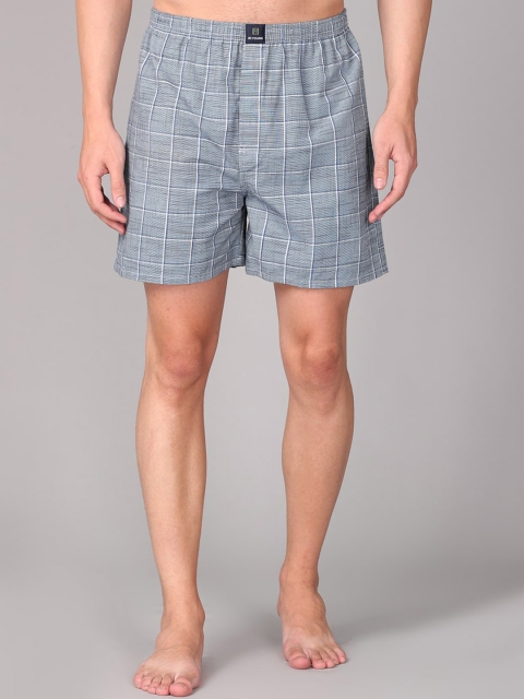 

IMYOUNG Men Grey & White Checked Boxers