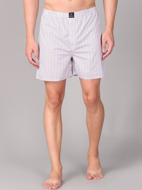

IMYOUNG Men Off White & Red Checked Boxers