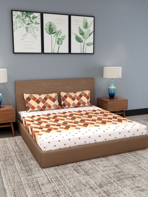 

GRACIT Brown & Peach-Coloured Floral King Bedsheet with 2 Pillow Covers