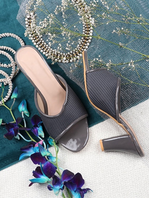 

THE WHITE POLE Women Grey Textured Block Peep Toes
