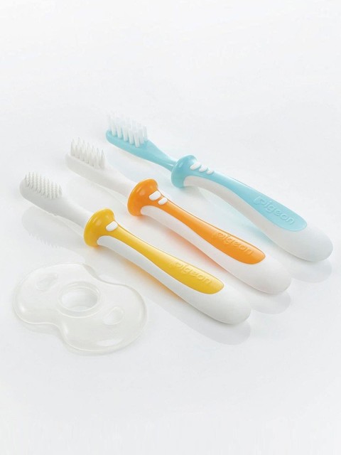 

Pigeon Kids Set Of 3 Training Toothbrush, Yellow