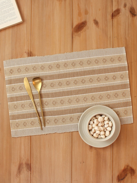 

House This Set Of 2 Beige Woven Design Table Placemats