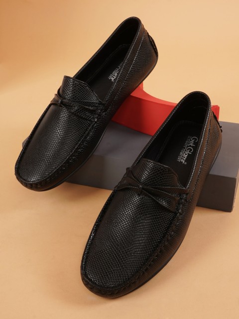

Get Glamr Men Black Textured Loafers