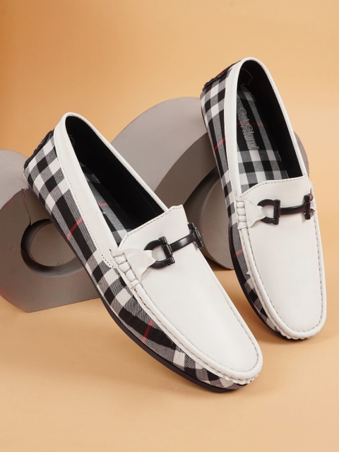 

Get Glamr Men White Printed Loafers