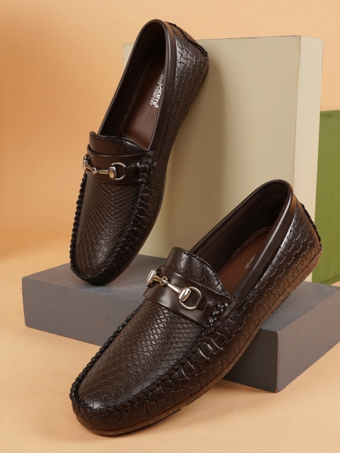 

Get Glamr Men Brown Textured Leather Loafers