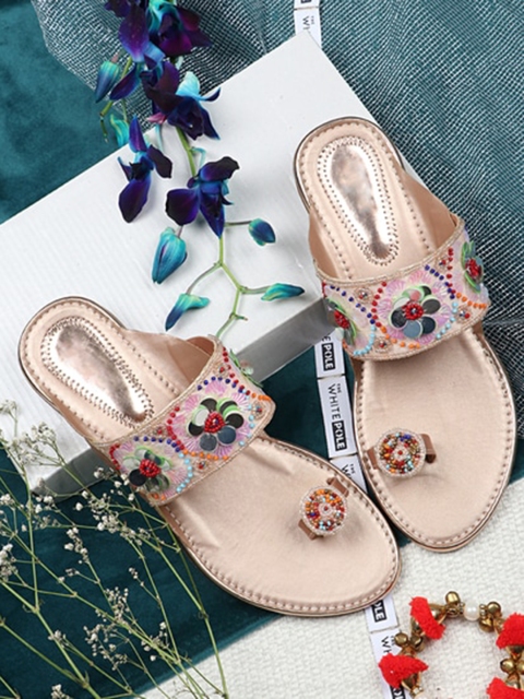 

THE WHITE POLE Women Pink Textured Leather Ethnic One Toe Flats with Bows