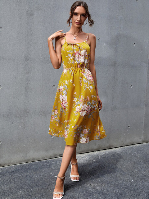 

La Aimee Yellow Floral Maxi Dress