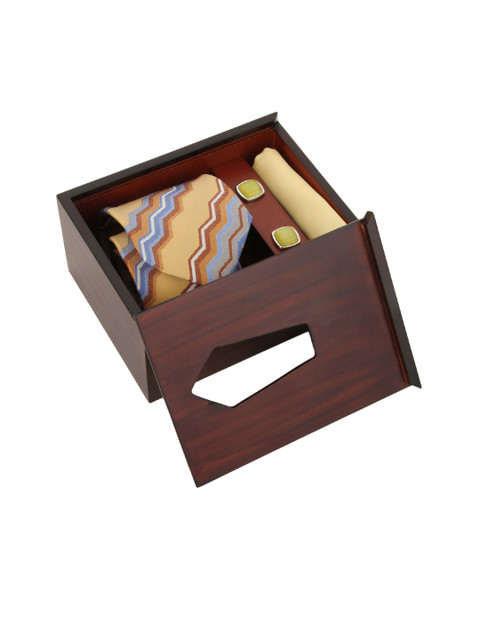 

Alvaro Castagnino Men Beige Accessory Gift Set