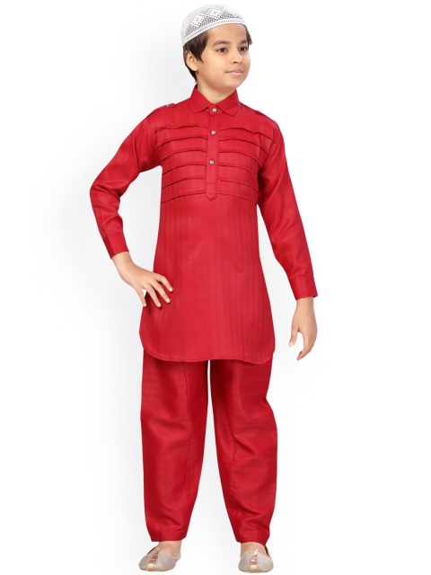 

LITTLE MAFIA BY Aarika Boys Maroon Pure Cotton Kurta with Pyjamas & Cap