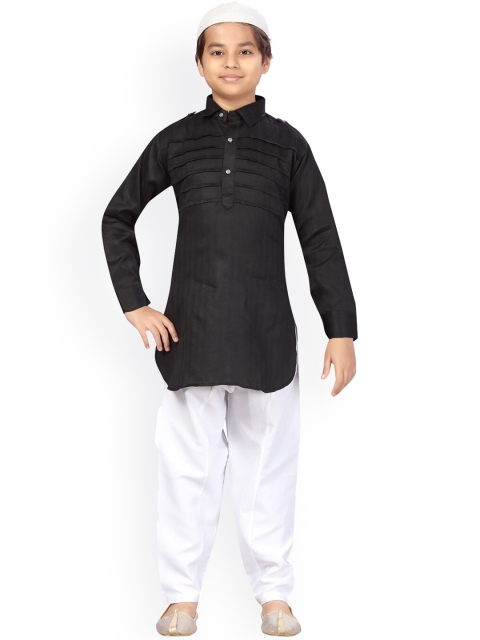 

LITTLE MAFIA BY Aarika Boys Black Pure Cotton Kurta with Salwar
