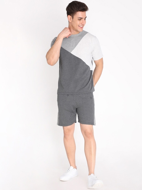 

Chkokko Men Grey Melange & White T-Shirt & Shorts