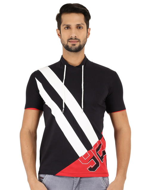 

V-Mart Men Blue Striped Slim Fit T-shirt
