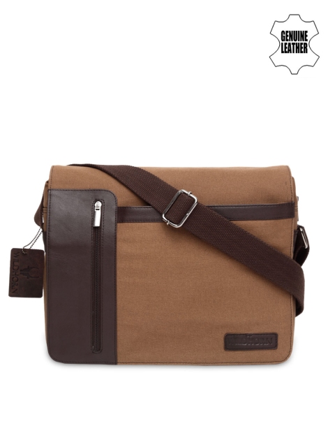 

WildHorn Men Brown Genuine Leather Messenger Bag