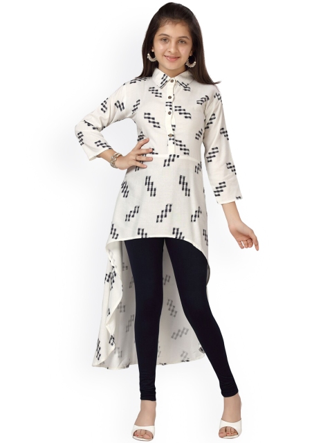 

Aarika Girls White Floral Embellished Flared Sleeves Kurta