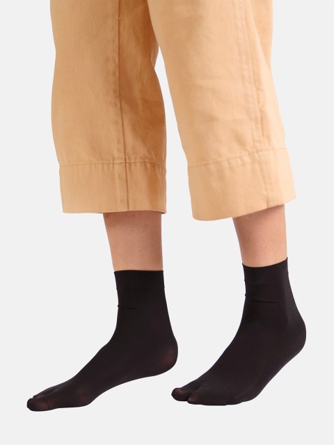 

Theater Women Black Solid Above Ankle Length Socks