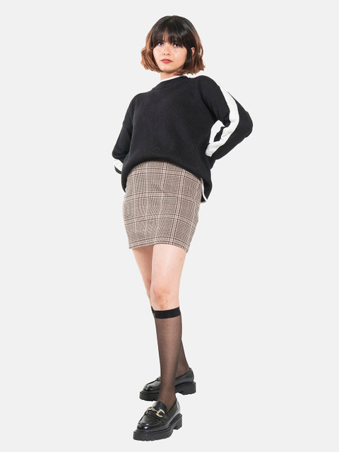 

Theater Women Black Solid Knee Length Socks