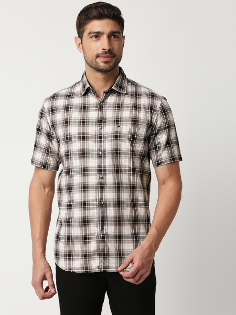 

Basics Men Brown Slim Fit Tartan Checks Checked Casual Shirt