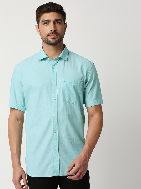

Basics Men Green Solid Slim Fit Cotton Casual Shirt