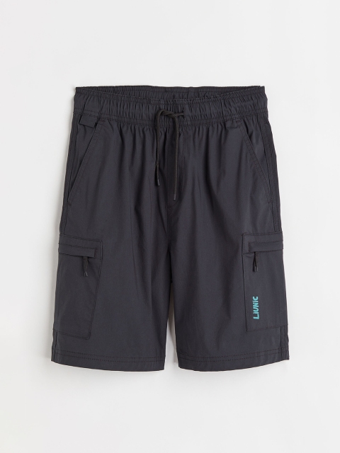 

H&M Boys Black Solid Cargo Shorts