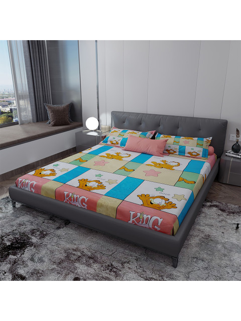

LABHAM White & Pink Abstract Printed 140 TC King Bedsheet With 2 Pillow Covers