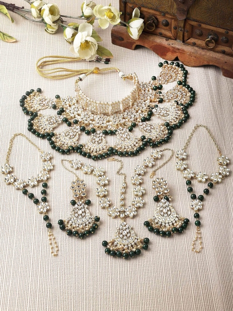 

KARATCART Gold-Plated & Green Kundan Stone-Studded & Beaded Jewellery Set