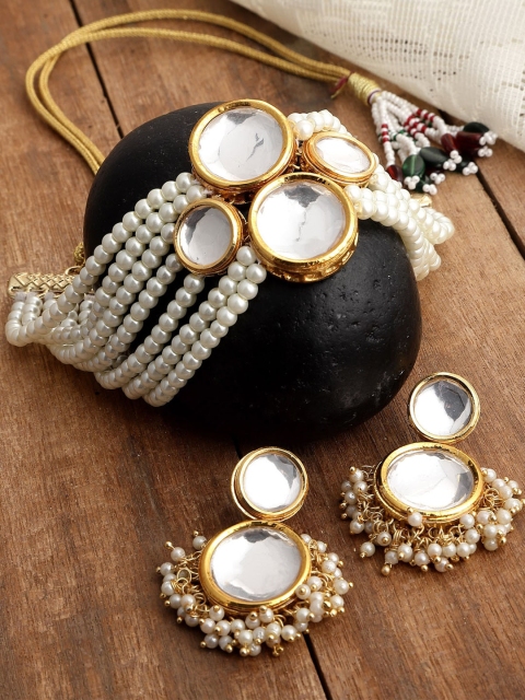 

KARATCART Gold -Plated White Kundan Studded & Pearl Beaded Choker Necklace Set