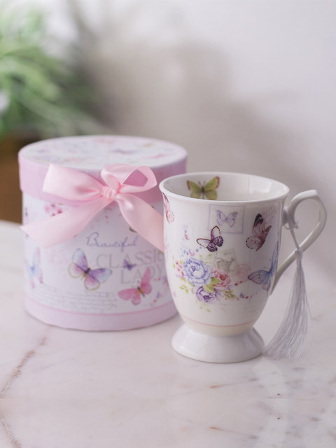 

A Vintage Affair- Home Decor White & Green Printed Ceramic Cups