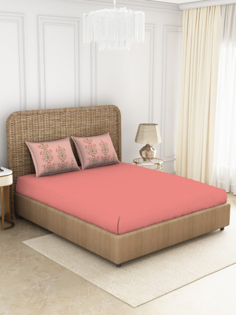 

SPACES Coral & Green 144 TC Pure Cotton Queen Bedsheet with 2 Pillow Covers