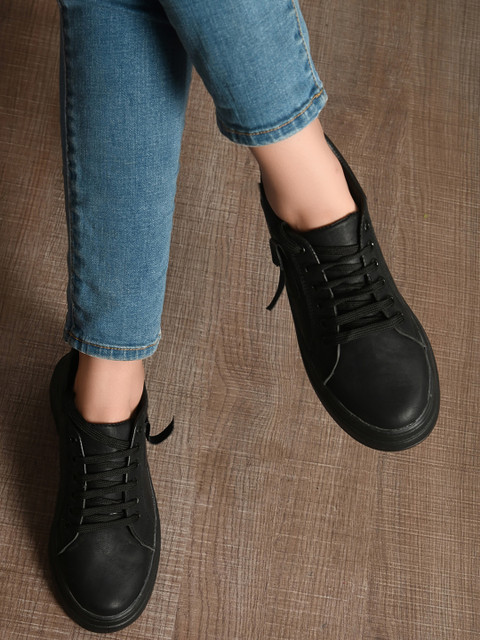 

El Paso Women Black Faux Leather Sneakers