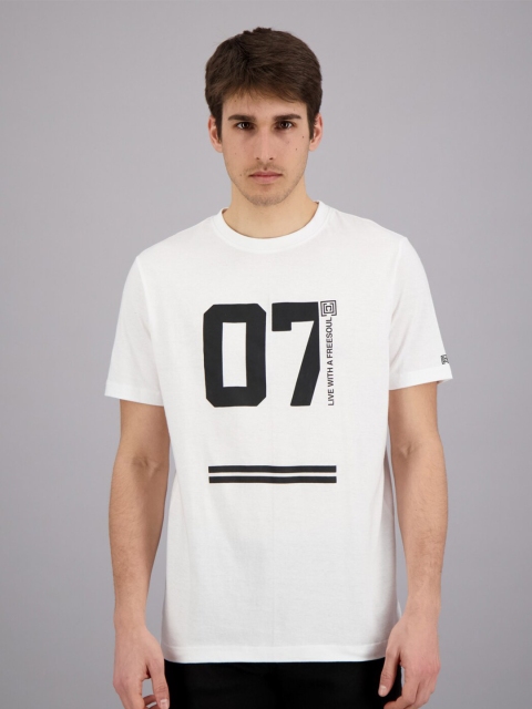 

FREESOUL Men White & Black Typography Printed Pure Cotton T-shirt