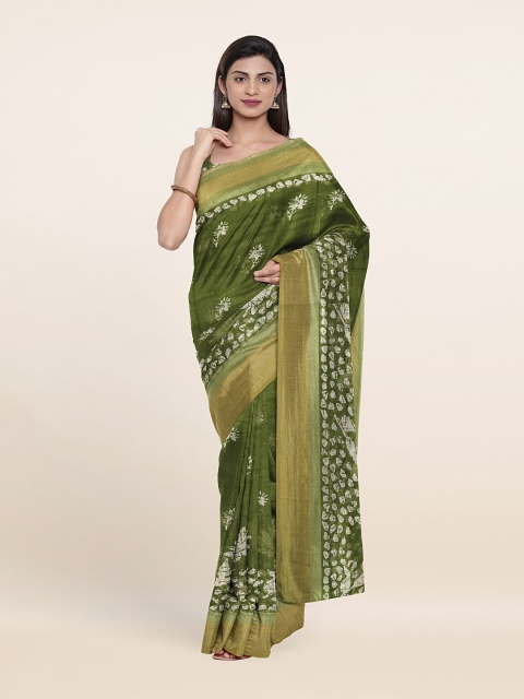 

Pothys Green & White Floral Printed Cotton Blend Saree