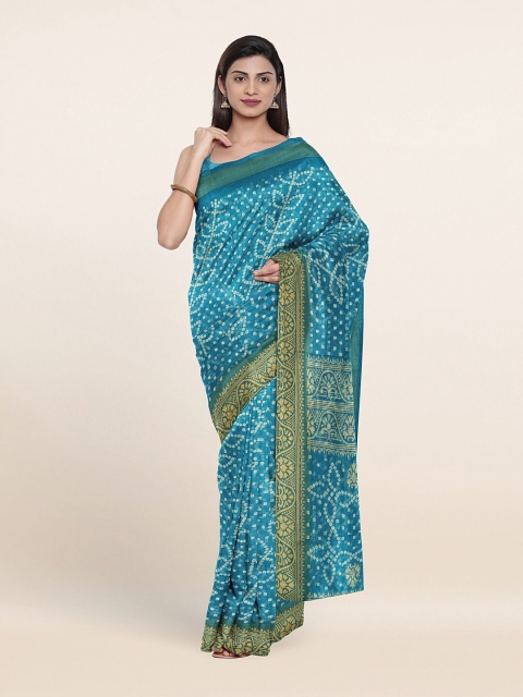

Pothys Blue & White Bandhani Printed Zari Saree