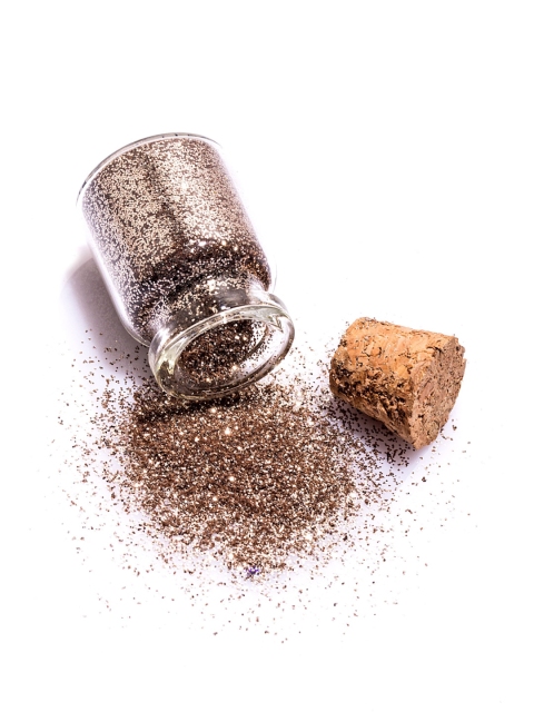 

KINGDOM OF LASHES Sinking Sand Eyeshadow, Gold