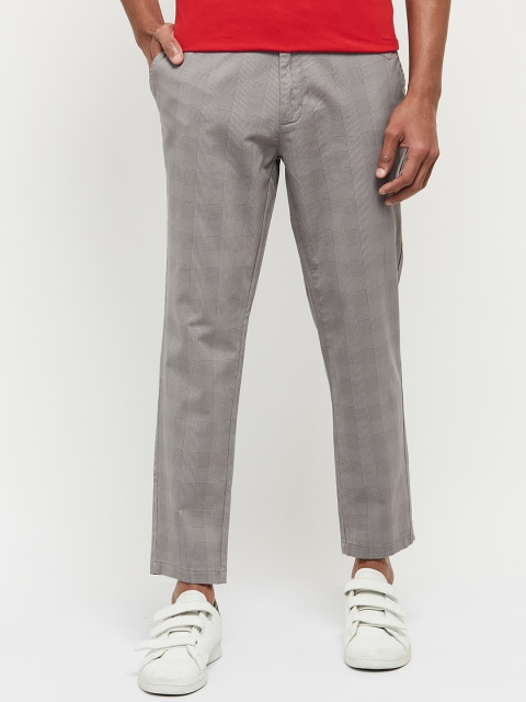 

max Men Grey Checked Chinos Trousers