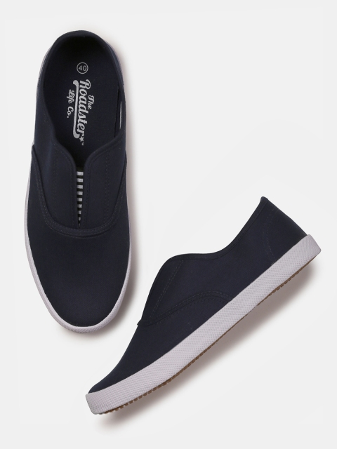 

Roadster Men Navy Solid Slip-On Sneakers, Navy blue