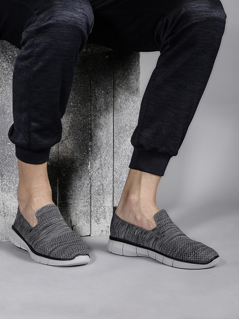 

HRX by Hrithik Roshan Men Grey Walking Shoes