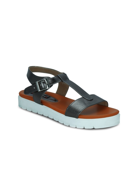 

Get Glamr Women Grey Solid Flats
